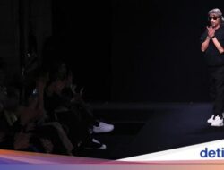 Pierpaolo Piccioli Karena Itu Desainer Balenciaga, Era Lembut dan Humanis Dimulai