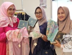 Damayanti Scarves Hadirkan Enam Look Nuansa Flower, Pukau Pengunjung Ke Jatim Fest 2025