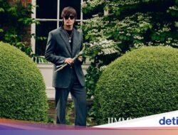 Rilis Koleksi Kasut Bertema Mawar, Jimmy Choo Gandeng Petani Bunga Bersama Sebab Itu Model