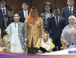 Gaya Selvi Ananda Di Sidang Tahunan Mprri, Pakai Kebaya Lapis Floral