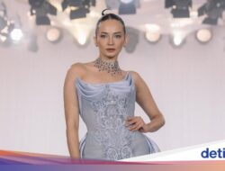 Monica Ivena Rayakan 15 Tahun Berkarya, Enzy Storia Karena Itu Model Pembuka