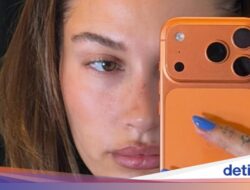 Bando Zig Zag Era 90-an Gaya Lagi, Dipakai Model Miu Miu Hingga Hailey Bieber