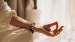 Gaduh soal Kehadiran, Praktisi Medis Jiwa Ingatkan Biar Nggak Bersama Sebab Itu Toxic Positivity