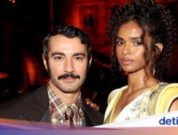 Desainer Dario Vitale Direkrut Emporio Armani Sesudah Keluar Di Versace