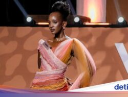 Unik! Gaun Miss Uganda Di Miss World Gambarkan 7 Lapisan Operasi Caesar
