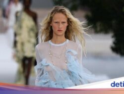Jonathan Anderson Dedikasikan Koleksi Dior Sebagai Mathilde Favier, Jisoo Terharu
