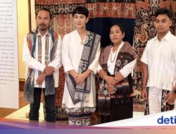 Cinta Tenun Sumba, Oscar Lawalata Bangun Tempattinggal Kearifan Lokal Global Ke NTT