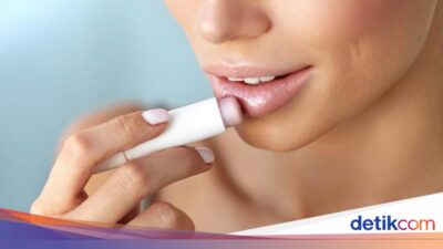 Bibir Kering dan Pecah-pecah? Ini Cara Pilih Lip Balm yang Tepat